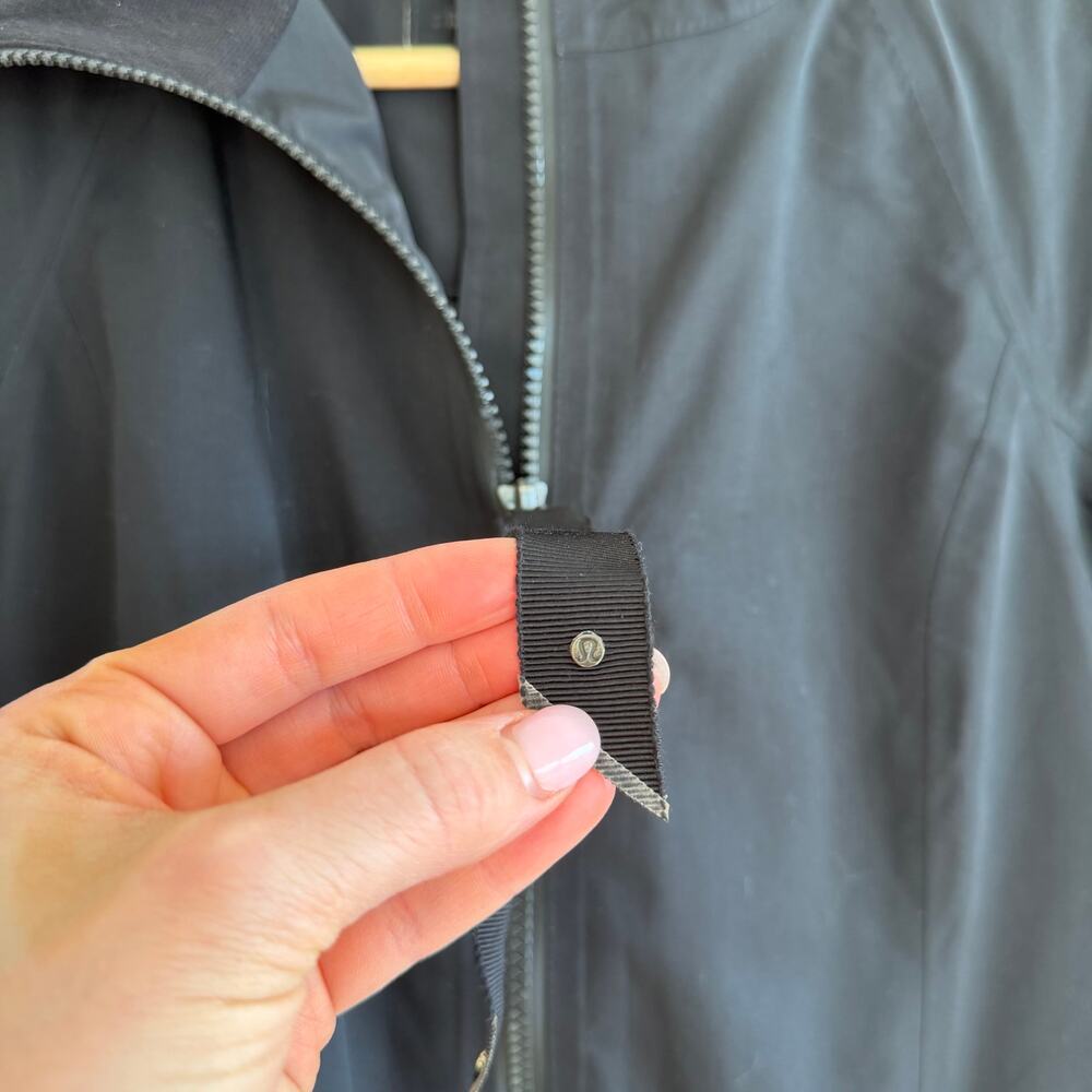 Lululemon Definitely Raining Full Zip Hooded Jack… - image 5